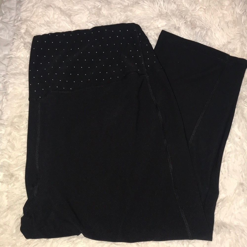 Capri Leggings 🖤
